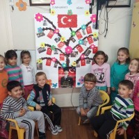 okul öncesınde kağit işler, duvar süsü ,davetiye kartları ,suluboya çalişması (4467)